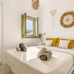 Folia House - Overlooking *