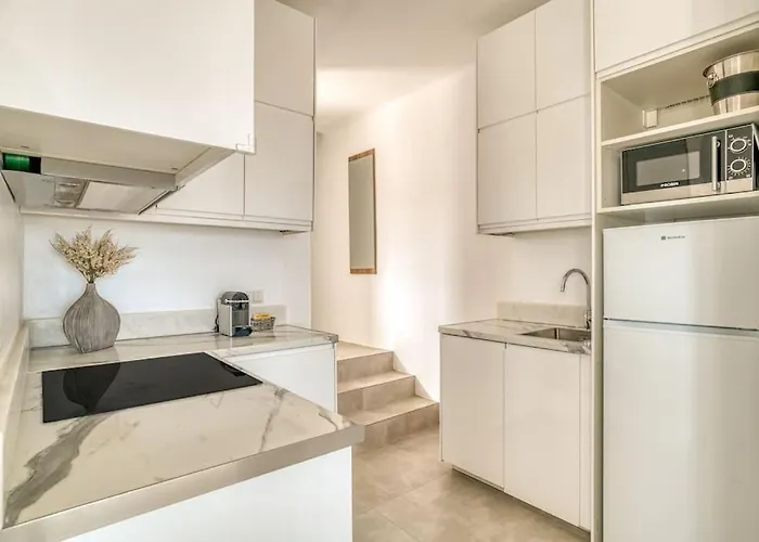 Folia House - Overlooking