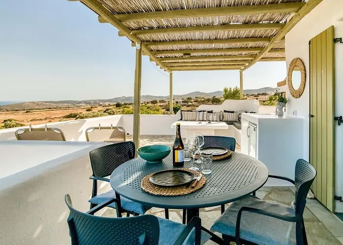 Folia House - Overlooking